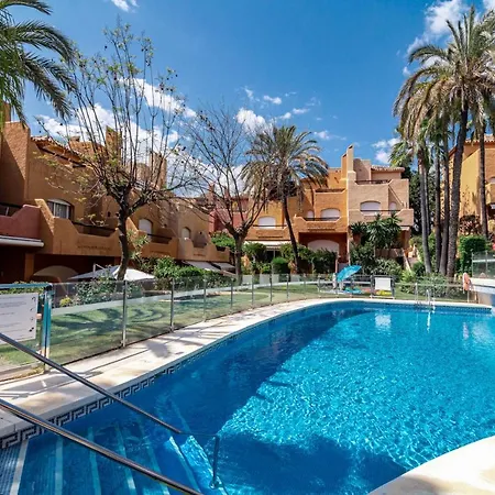 Casa vacanze Tropical Palmy 3 Bedroom Townhouse In Nueva Andalucia Close To Puerto Banus *
