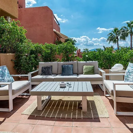 Tropical Palmy 3 Bedroom Townhouse In Nueva Andalucia Close To Puerto Banus Casa vacanze *
